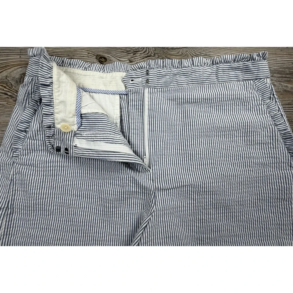 J. CREW Striped Seersucker Ruffled Shorts Size 12 Preppy Coastal Nautical Beachy